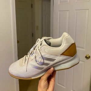 Men’s SIZE 9 Adidas Leistung 2.0. Barely worn!